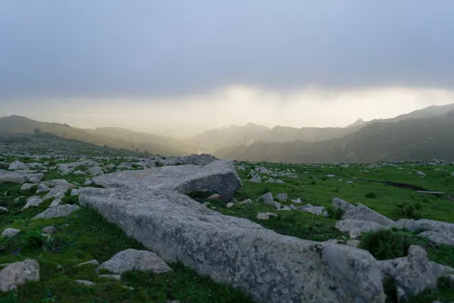 Between Stone and Sky